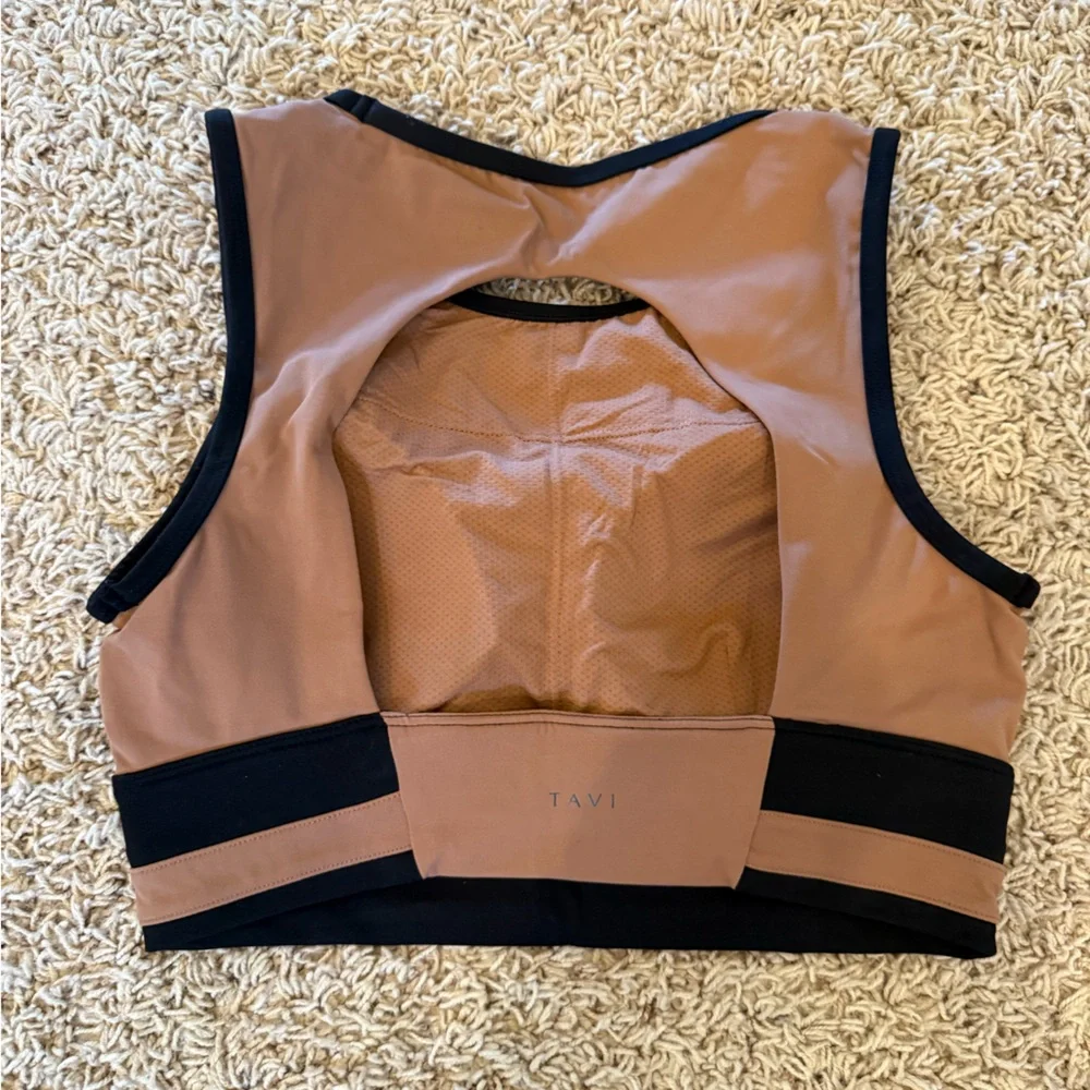 Tavi Activewear Set - Picture 4 of 4